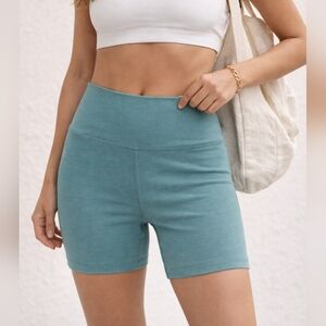 Beyond Yoga Teal Aqua High-Rise Bike Yoga Shorts Short Rise